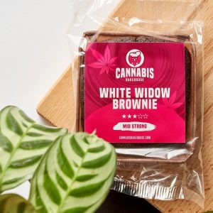 White widow brownie in verpakking met plant