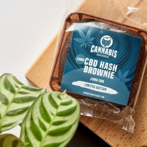 CBD Brownie in verpakking met plant